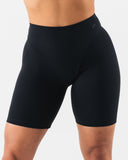 Parker Mid Rise Short - Black