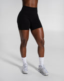 Pump Mid Rise Short - Black