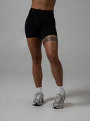 Contour Mid Rise Short - Black